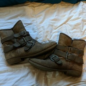 Muk Luks brown buckled boots